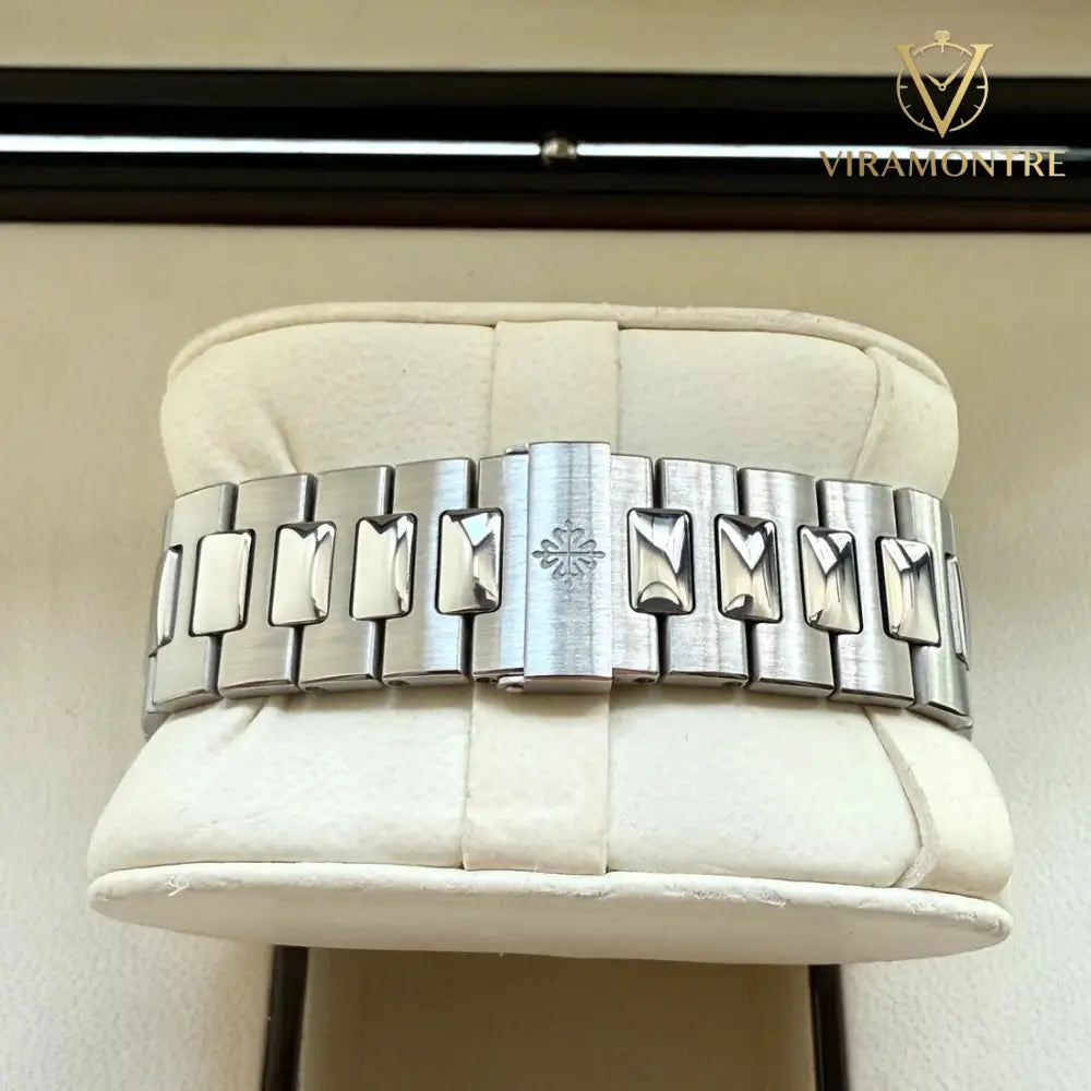 Patek Philippe Nautilus - Mouvement Suisse
